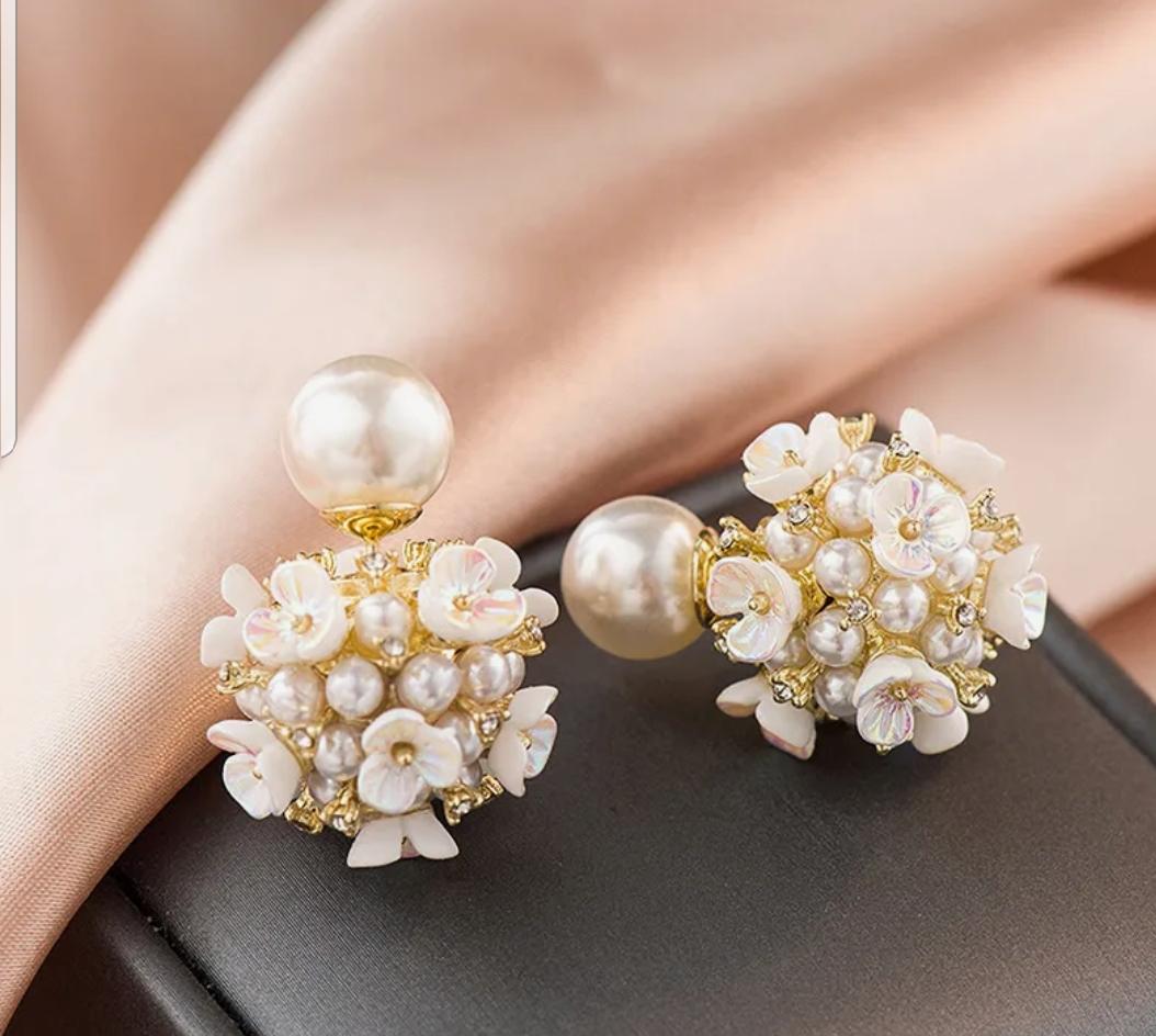 Nicci elegant flower pearl stud earrings